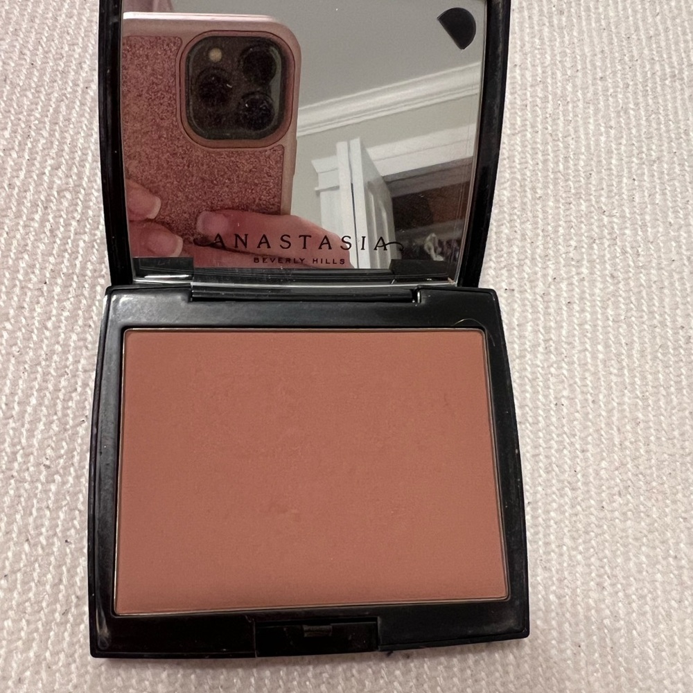 Anastasia bronzer